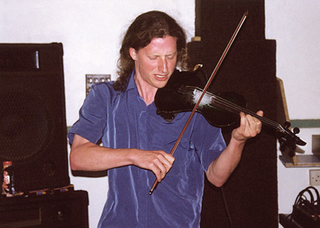 Pascal is about to finish the Monty soloing. Can you see the torture in his face? :)