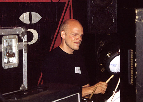 S&oslash;ren in full concentration.